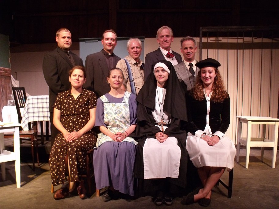 The Runner Stumbles Cast